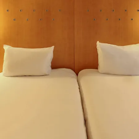 Ibis Alcala De Henares La Garena Hotel Exterior photo